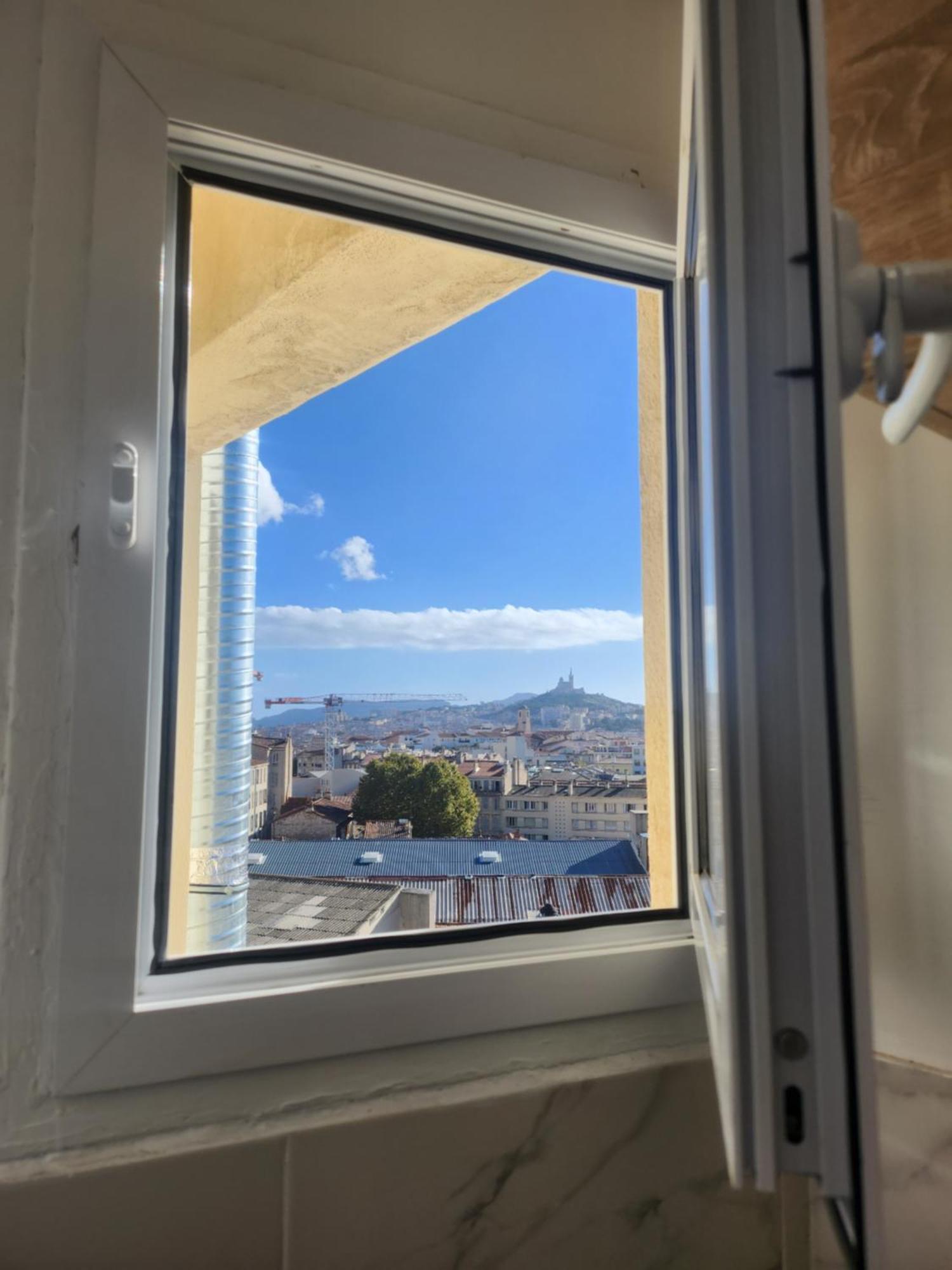 Sublime 2 Pieces Vue Incroyable Mer Et Tout Les Monuments De Marseille Ngoại thất bức ảnh
